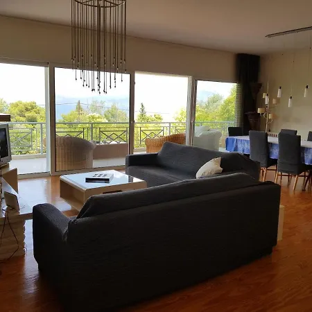Spacious House 35min From Athens