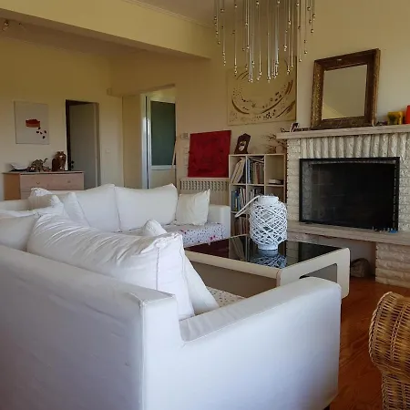 Villa Beachfront House 35min From Athens *