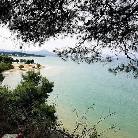Beachfront House 35min From Athens Dhilesi