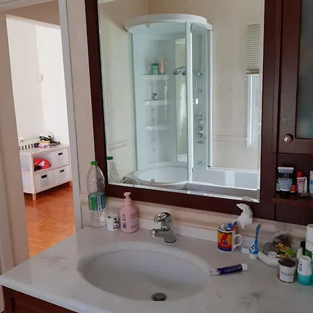 Beachfront House 35min From Athens