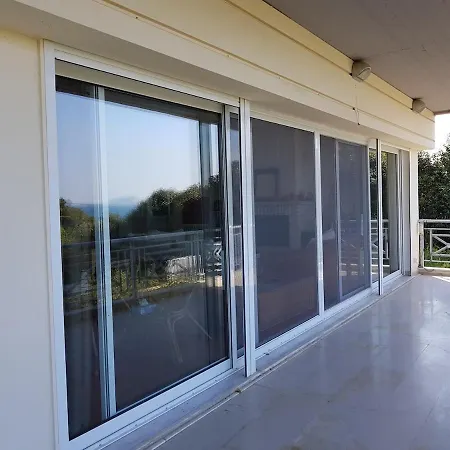 Villa Spacious House 35min From Athens