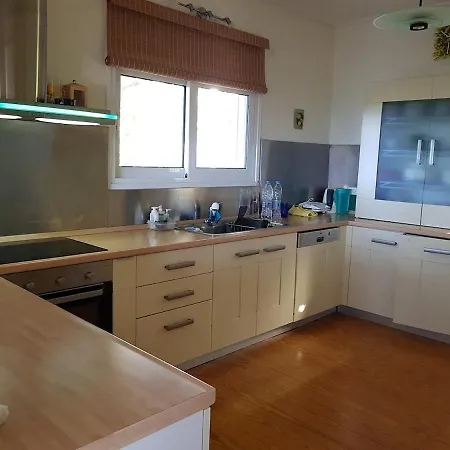 Beachfront House 35min From Athens *